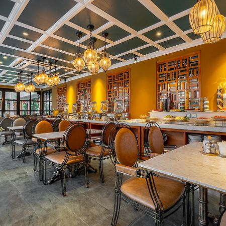 Somerset Cidade de Ho Chi Minh Exterior foto The interior of the restaurant