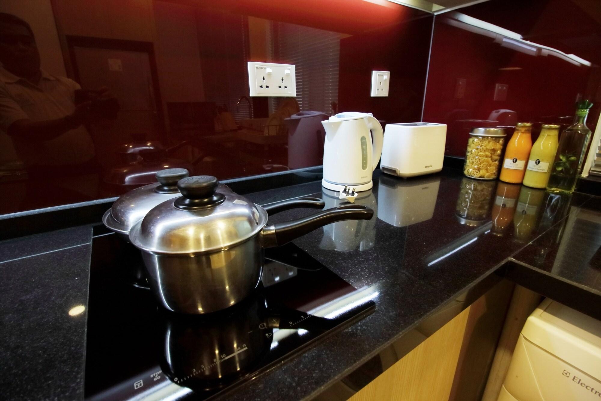 Somerset Cidade de Ho Chi Minh Exterior foto A modern kitchen