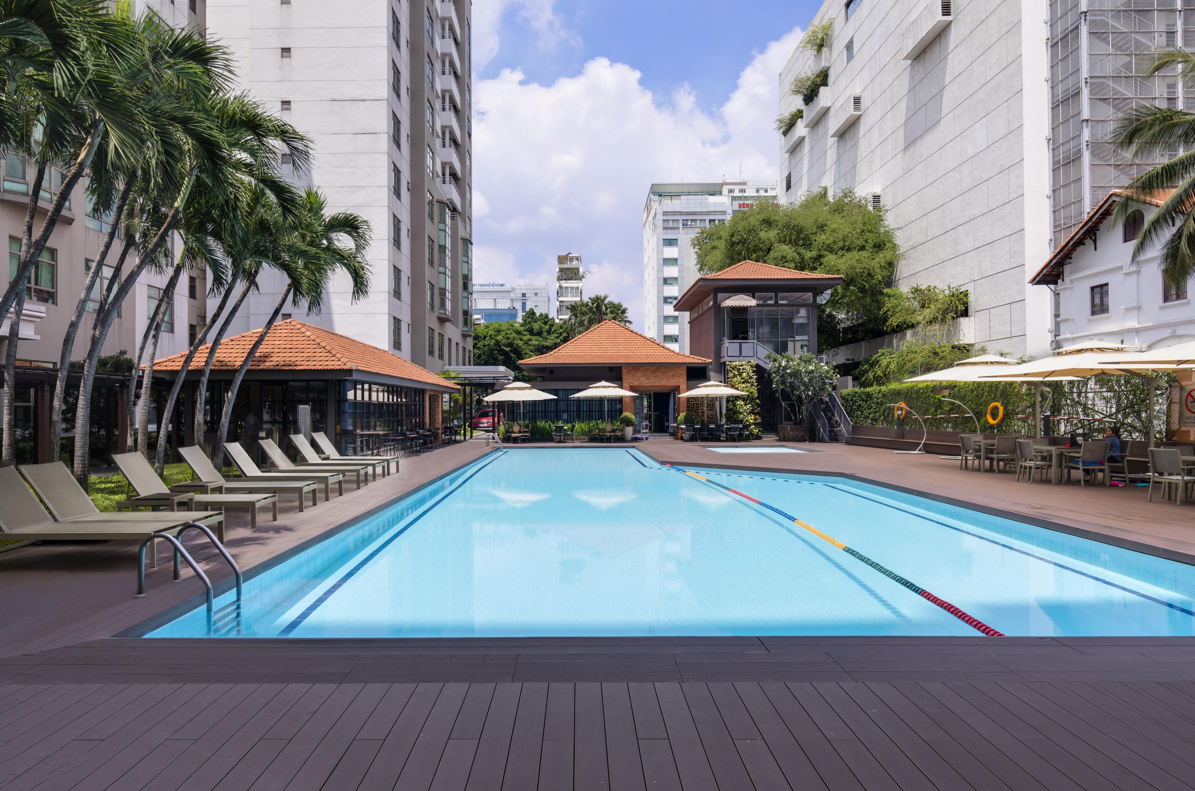 Somerset Cidade de Ho Chi Minh Exterior foto The swimming pool at the hotel
